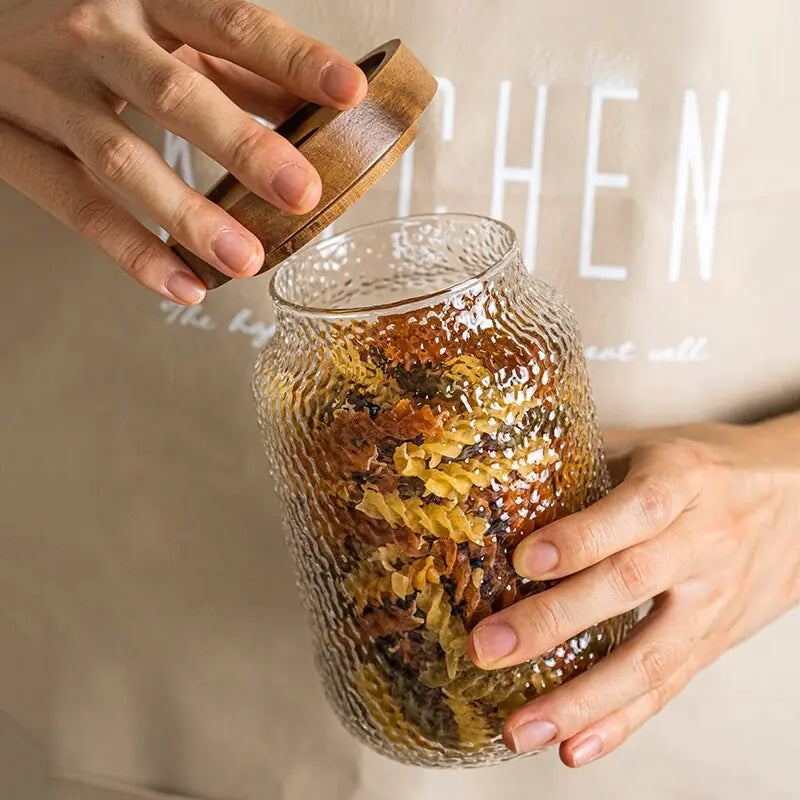 Bote hermético de vidrio con tapa de madera