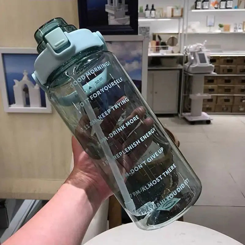 Botella de agua helada colorida
