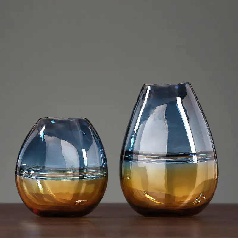 Gradient Glass Vase: Modern Elegance