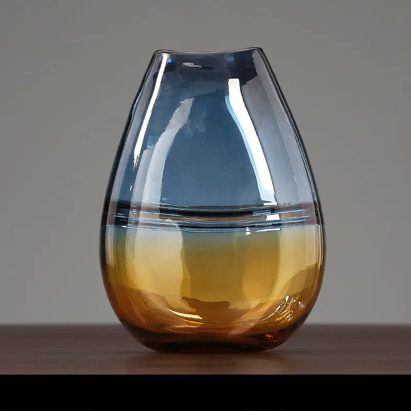 Gradient Glass Vase: Modern Elegance