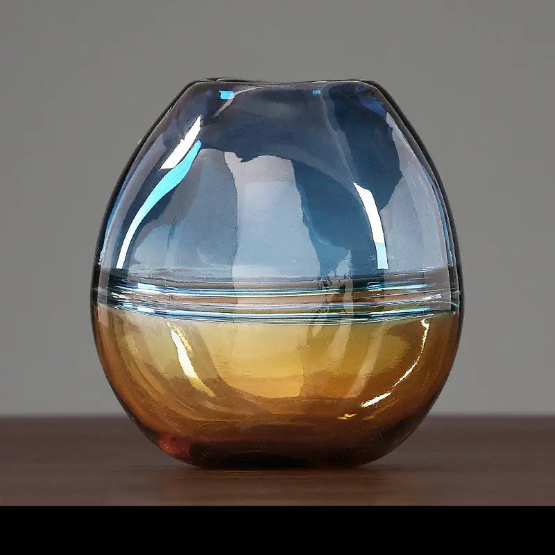 Gradient Glass Vase: Modern Elegance