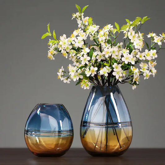 Gradient Glass Vase: Modern Elegance